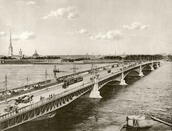 Троицкому мосту возвращено историческое название
